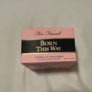 Too Faced Born This Way Setting Powder - Pink Box
